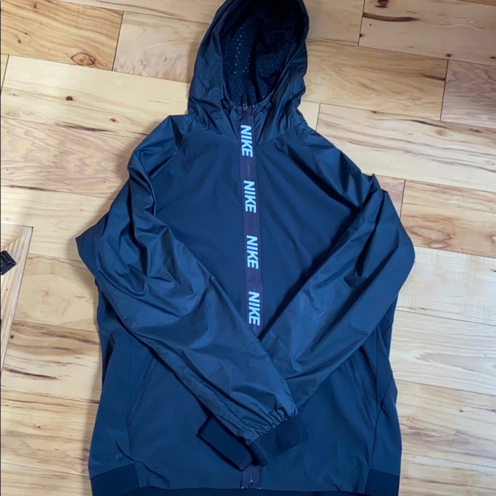 Nike wind breaker jacket. Worn once.
